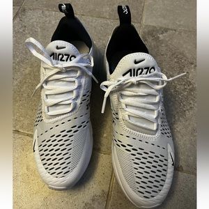 Women’s Nike Air 270, 8.5!